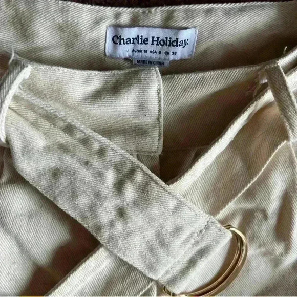 Charlie Holiday Women White Cream Shorts 6 With Matching Belt - Picture 2 of 4